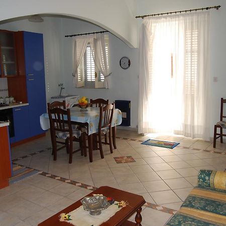 טראפטו Appartamento Al Mare Cusumano חדר תמונה