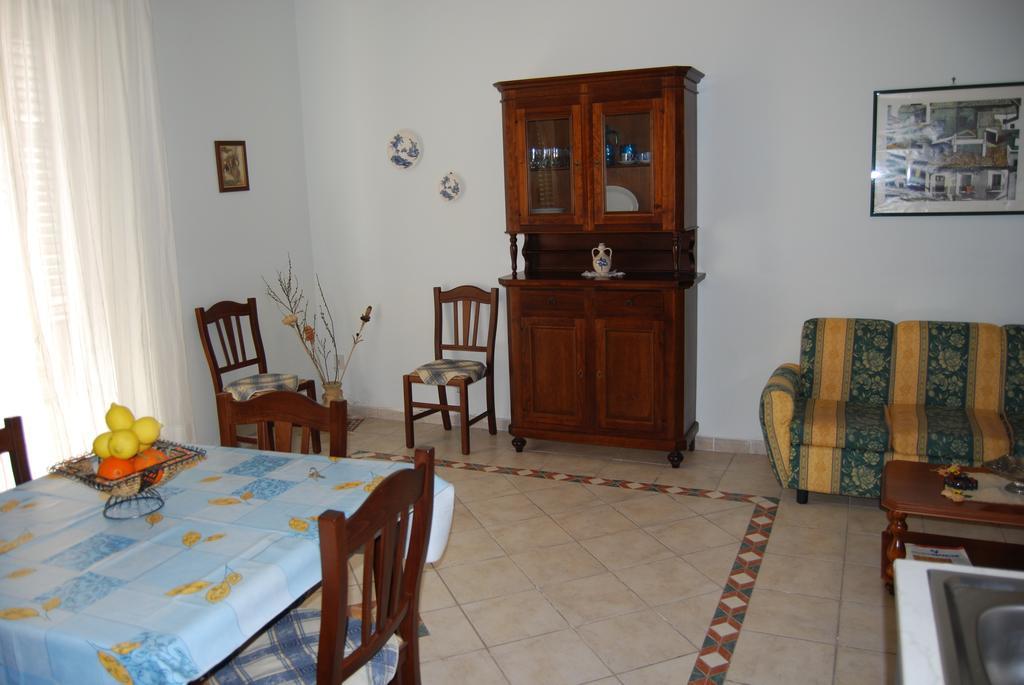טראפטו Appartamento Al Mare Cusumano חדר תמונה
